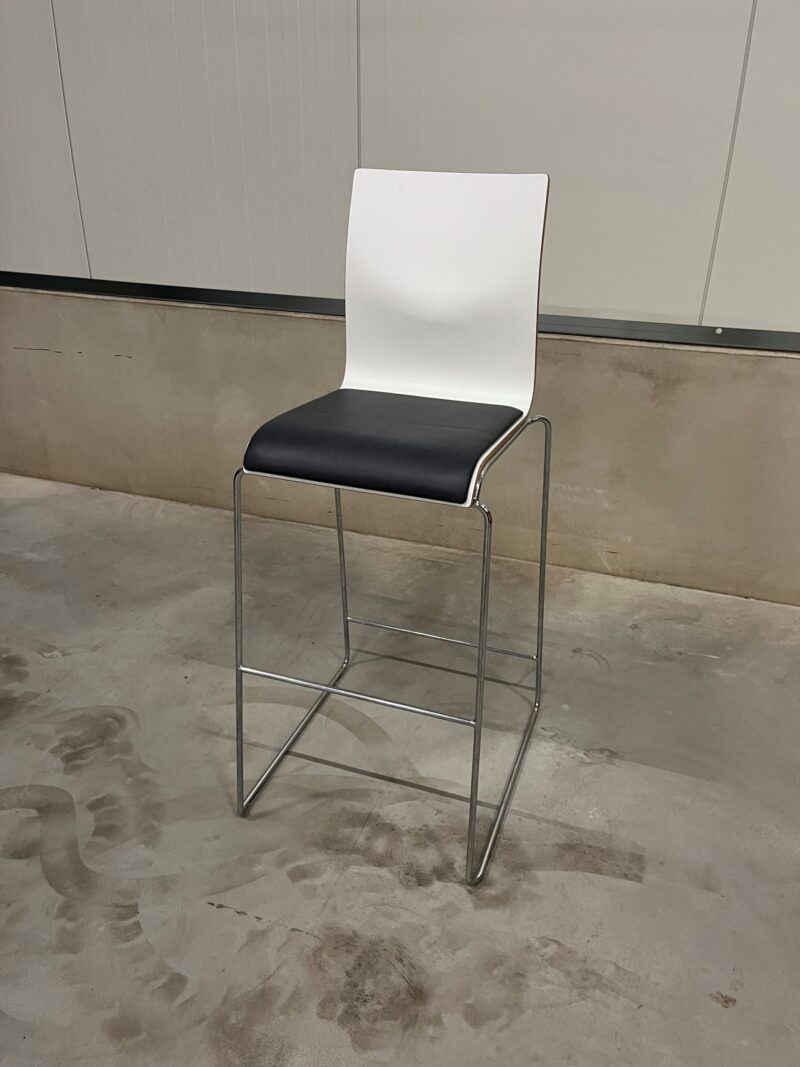 Bartafel met 4 krukken - Afbeelding 3