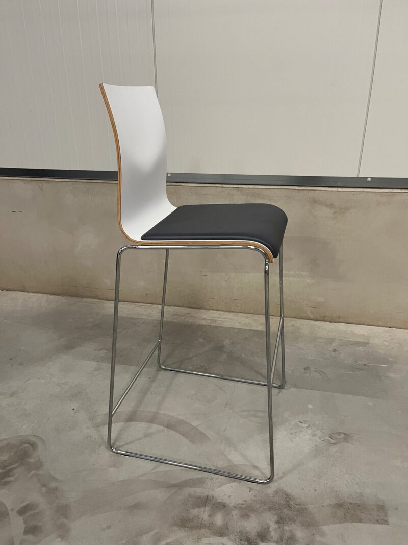 Bartafel met 4 krukken - Afbeelding 4