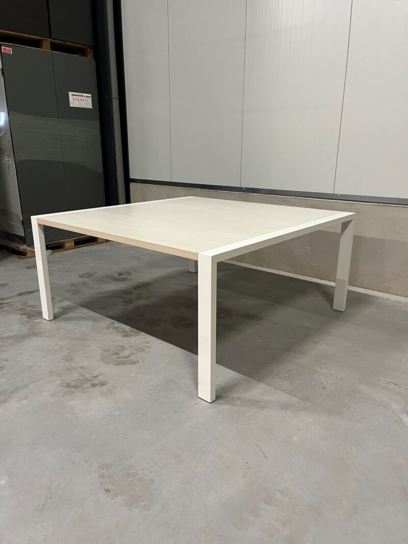 Ahrend Portal Vergadertafel